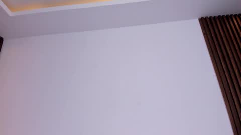 camila_martinez9 online show from February 12, 2025, 2:32 pm