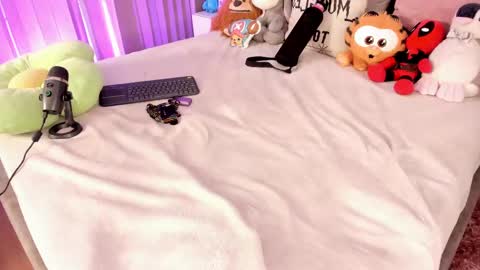 Camila online show from March 3, 2025, 2:47 am