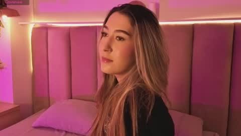 Camila online show from April 15, 2026, 7:43 pm