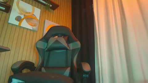    online show from November 2, 2025, 12:07 pm