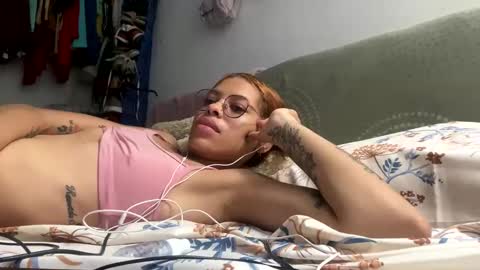 Snapshot of camilahot_girl chatting on September 14, 2025, 6:40 pm kira online show from September 14, 2025, 6:40 pm