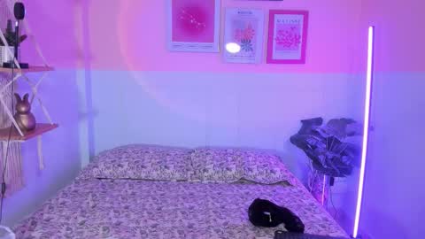 Camila  online show from September 23, 2025, 11:46 am