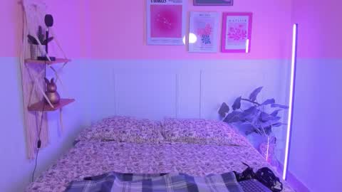 Camila  online show from September 24, 2025, 11:46 am