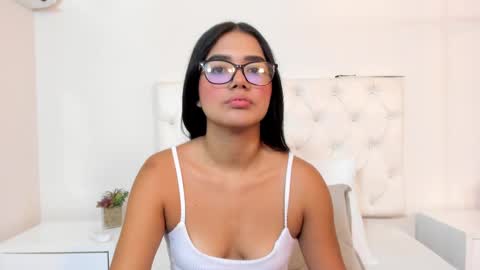 camilarosses online show from November 7, 2025, 11:21 am