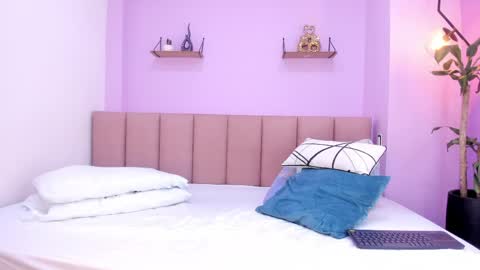 camila online show from April 18, 2026, 12:09 pm