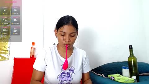 Camila online show from December 26, 2024, 4:47 pm