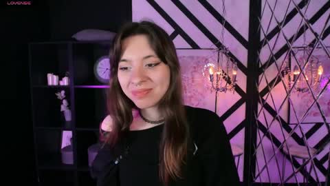 Camilla online show from April 2, 2026, 5:49 am