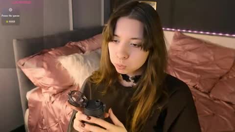 Camilla online show from April 25, 2026, 6:16 am