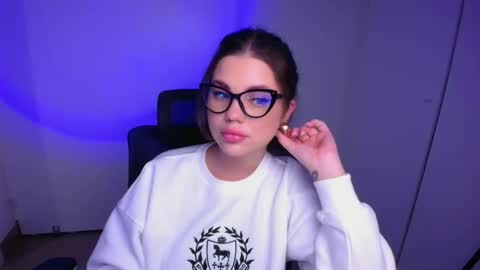 Snapshot of camilla_xo_ chatting on November 27, 2025, 7:54 am Camilla online show from November 27, 2025, 7:54 am