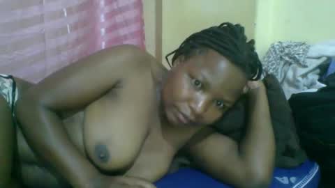 Snapshot of camillah_sweet chatting on November 30, 2025, 12:14 am camillah_sweet online show from November 30, 2025, 12:14 am