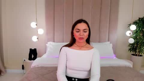 Camilla online show from February 24, 2025, 3:02 am