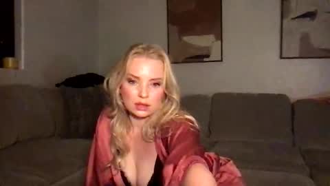camilleclairexo online show from May 6, 2026, 5:35 am