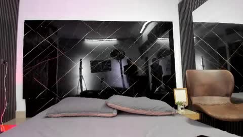 Snapshot of camilo_contrerass chatting on June 8, 2026, 7:36 pm Camilo online show from June 8, 2026, 7:36 pm