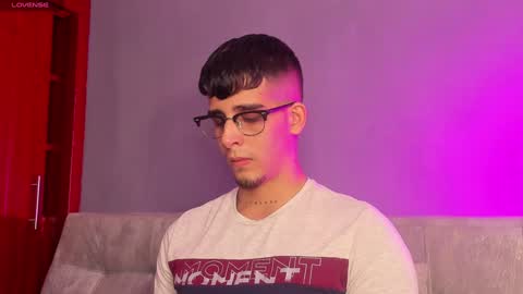   INDEPENDENT MODEL online show from January 13, 2025, 5:23 am