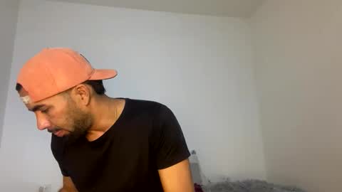 camilor_30 online show from October 21, 2025, 9:54 am