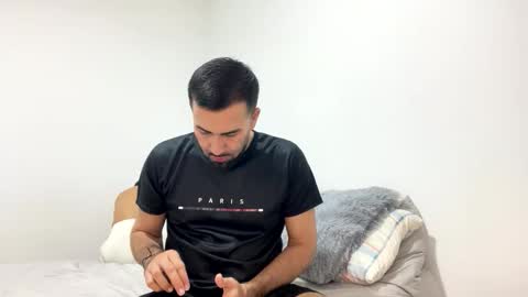 camilor_30 online show from November 7, 2025, 10:15 am