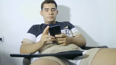 Snapshot of camilowhite_ chatting on October 2, 2025, 8:16 pm Camilowhite online show from October 2, 2025, 8:16 pm