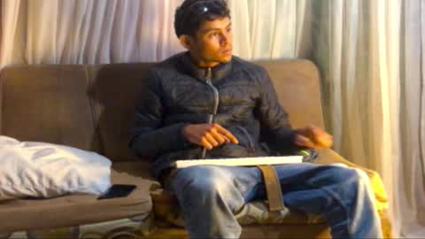 camivaron online show from February 11, 2025, 10:48 am