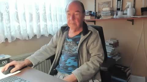 Snapshot of cammee chatting on February 8, 2025, 8:42 am Cammee online show from February 8, 2025, 8:42 am