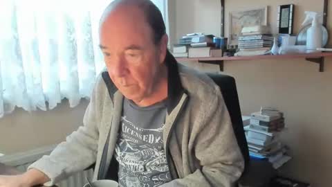 Snapshot of cammee chatting on February 13, 2025, 8:27 am Cammee online show from February 13, 2025, 8:27 am