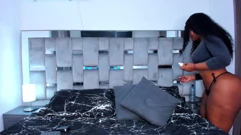 Camila online show from February 25, 2025, 7:25 pm