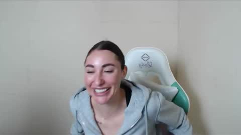 cammila horn online show from October 22, 2025, 7:52 am