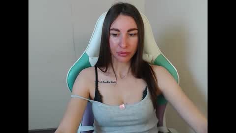 cammila horn online show from April 24, 2026, 5:54 am