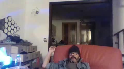 Snapshot of camomilla72 chatting on October 13, 2025, 8:36 am Cristian online show from October 13, 2025, 8:36 am