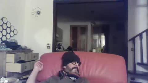 Snapshot of camomilla72 chatting on October 13, 2025, 8:42 pm Cristian online show from October 13, 2025, 8:42 pm