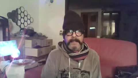 Snapshot of camomilla72 chatting on October 18, 2025, 11:00 am Cristian online show from October 18, 2025, 11:00 am