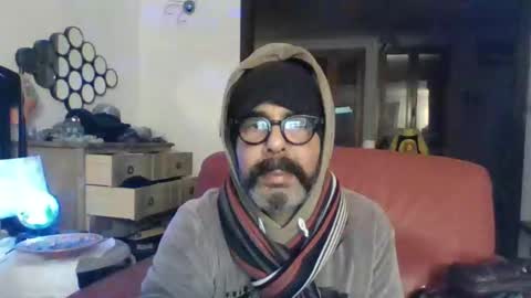 Snapshot of camomilla72 chatting on October 20, 2025, 11:10 am Cristian online show from October 20, 2025, 11:10 am