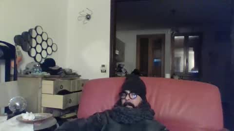 Snapshot of camomilla72 chatting on October 26, 2025, 2:45 pm Cristian online show from October 26, 2025, 2:45 pm