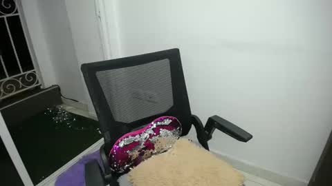 Snapshot of candacesxhot chatting on February 15, 2025, 5:51 am cumorsmooke online show from February 15, 2025, 5:51 am