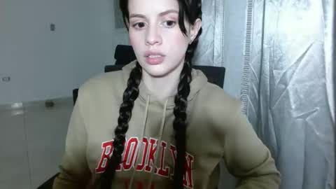 Snapshot of candacesxhot chatting on September 22, 2025, 5:09 am cumorsmooke online show from September 22, 2025, 5:09 am