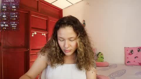 Snapshot of candase_ chatting on June 1, 2026, 7:26 pm Candase online show from June 1, 2026, 7:26 pm