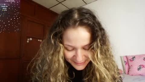 Snapshot of candase_ chatting on June 6, 2026, 1:32 am Candase online show from June 6, 2026, 1:32 am