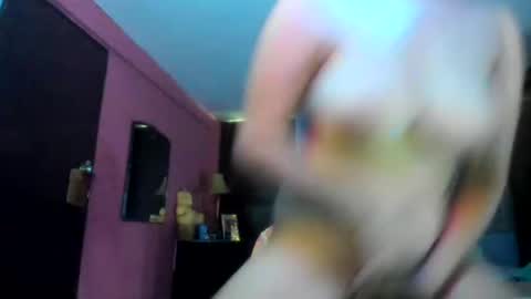 Catalina online show from November 23, 2025, 1:55 pm