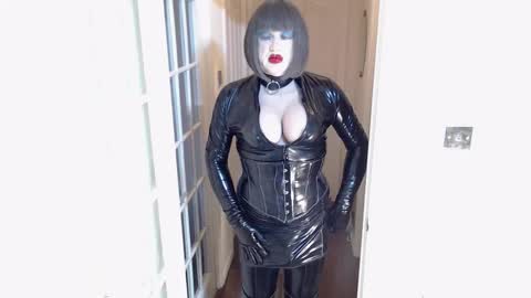 candi smokes online show from November 21, 2025, 2:49 pm