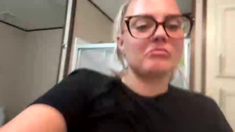 Snapshot of candicewlahna chatting on September 14, 2025, 5:17 am candicewlahna online show from September 14, 2025, 5:17 am