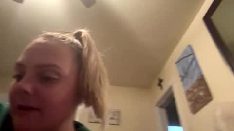 Snapshot of candicewlahna chatting on October 29, 2025, 2:14 am candicewlahna online show from October 29, 2025, 2:14 am