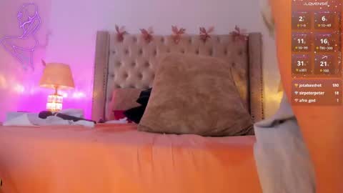 Candie  online show from May 29, 2026, 4:49 pm