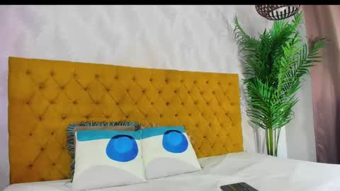 candise online show from September 12, 2025, 5:18 am