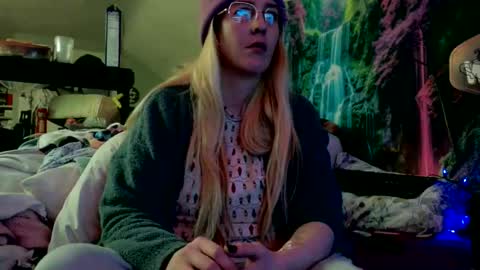 Candi online show from March 23, 2026, 2:26 am