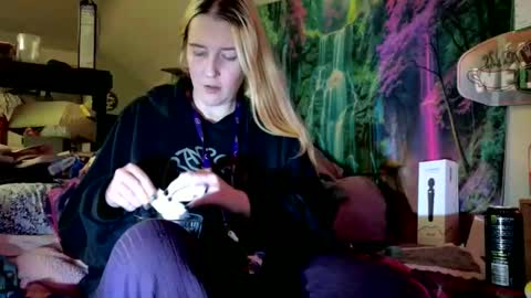 Candi online show from March 24, 2026, 3:22 am