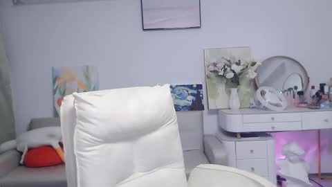 candy8998 online show from October 18, 2025, 10:21 pm