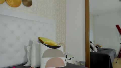 candy eyes  online show from June 5, 2026, 6:52 am