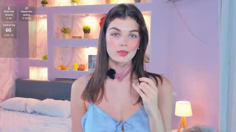 Flora online show from November 4, 2025, 7:07 am