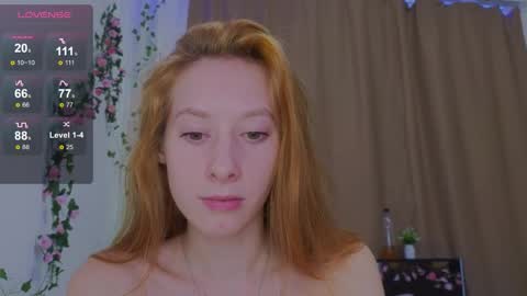 candy_flosse online show from September 24, 2025, 8:28 am