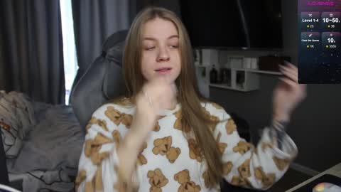 Snapshot of candy_meggie chatting on January 21, 2025, 10:52 am Megan online show from January 21, 2025, 10:52 am