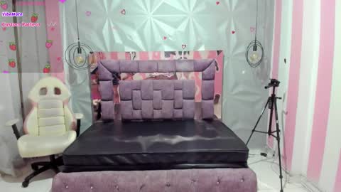 Ania online show from November 29, 2025, 11:13 am